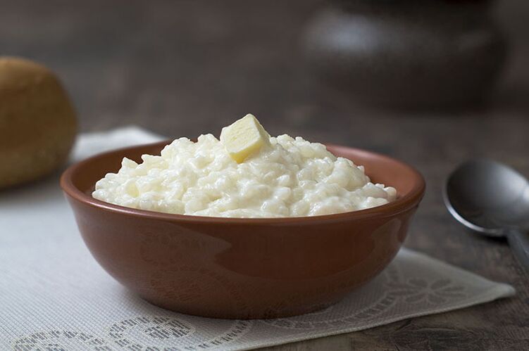 Rice porridge in milk for a fasting day with gout