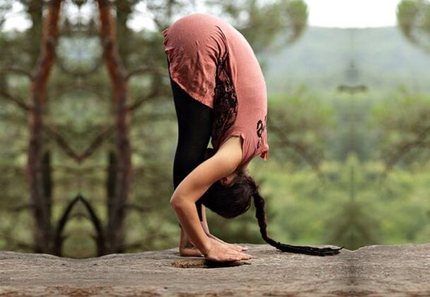uttanasana yoga pose for weight loss