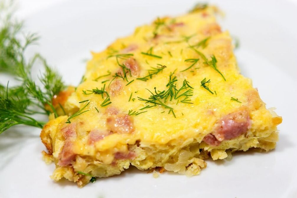 Omelet with ham can be included in the daily menu of the Dukan diet